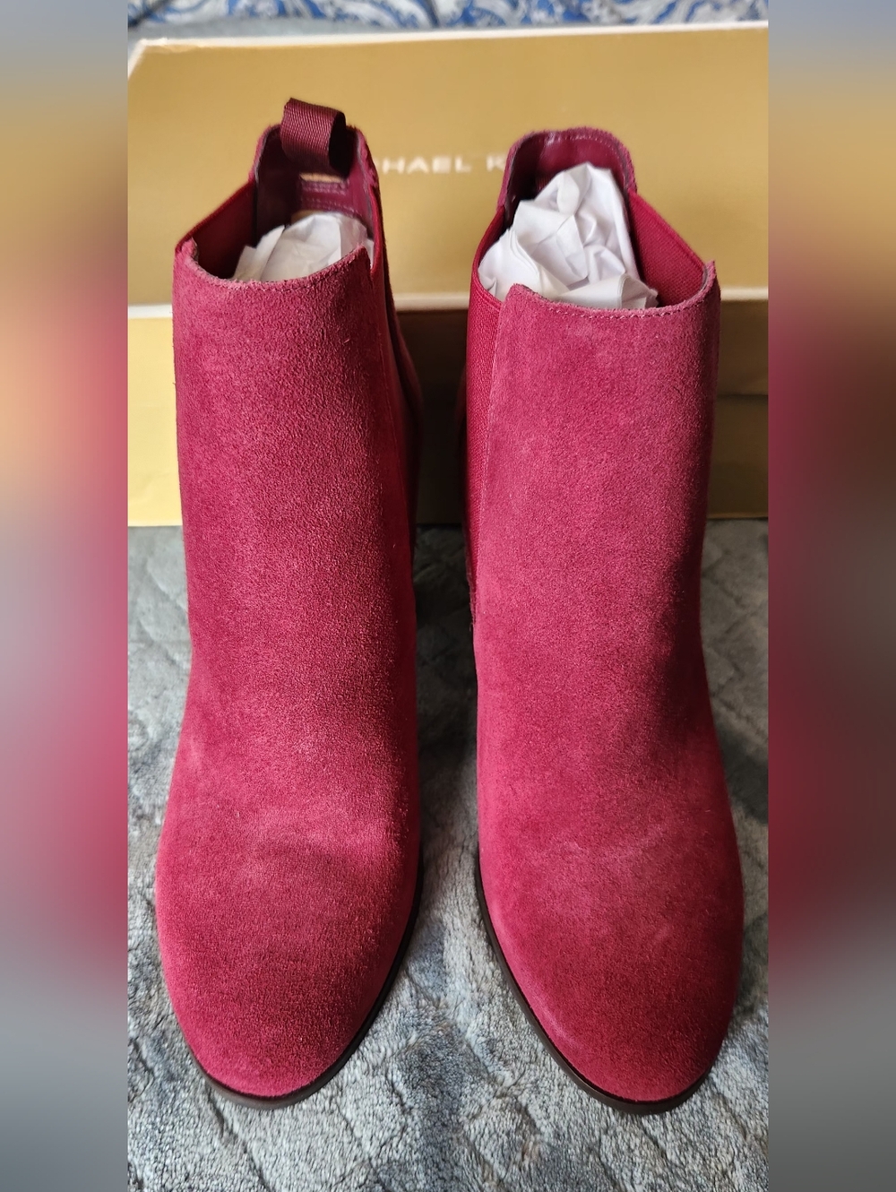 NEW. Michael Kors Burgundy Suede Ankle Booties. Size 9 Medium. NIB. - Picture 2 of 13